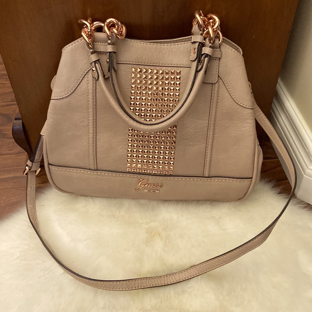 Like new Guess handbag